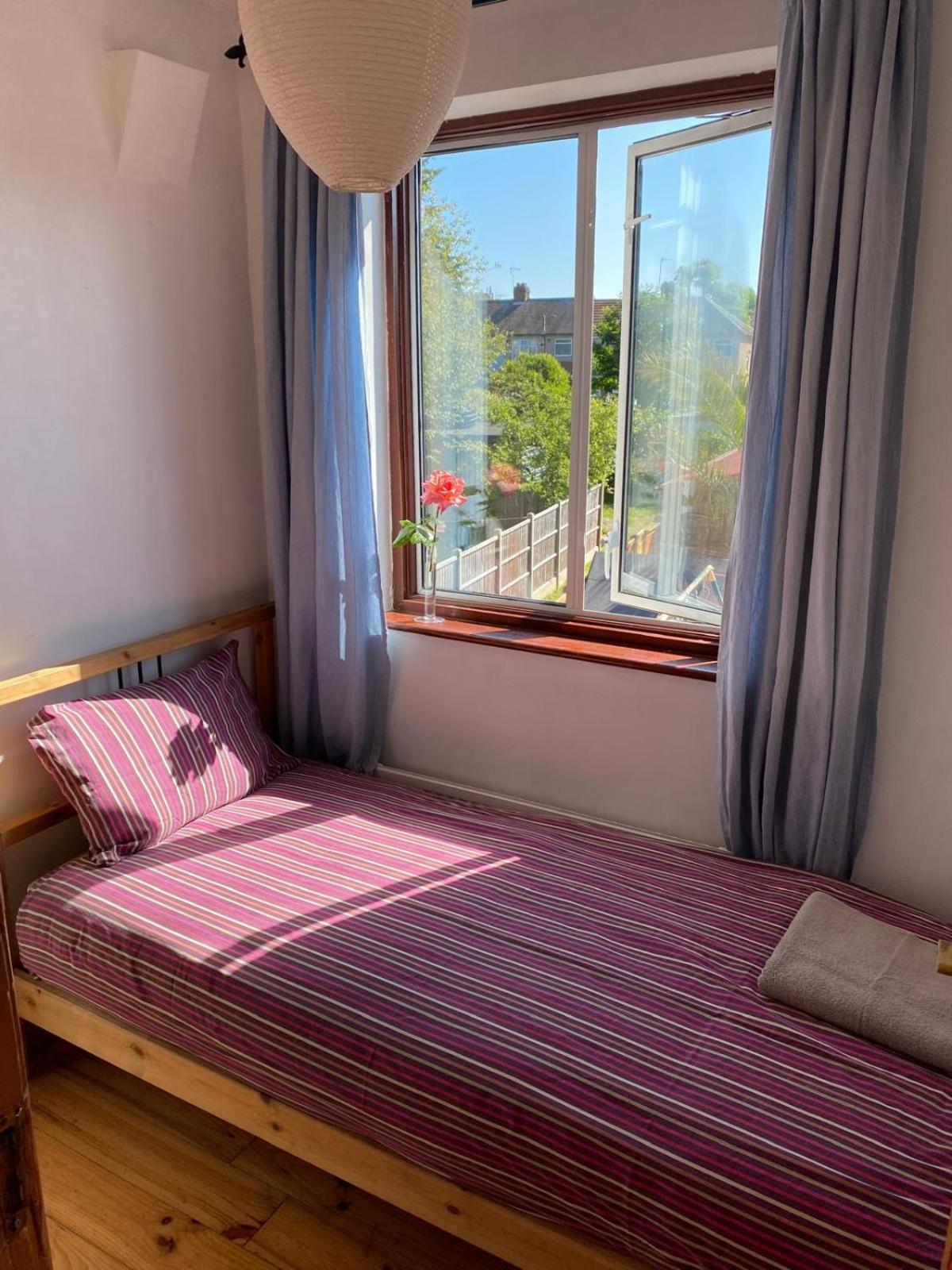 Lovely Rooms In West London Northolt (Greater London) Exterior foto